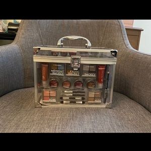 Makeup case
